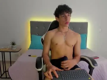 MayaDesi – webcam model profile photo Image 2