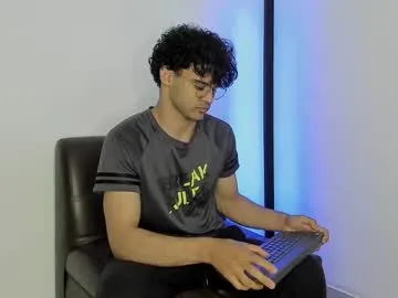 lolaa_darling – webcam model profile photo Image 4