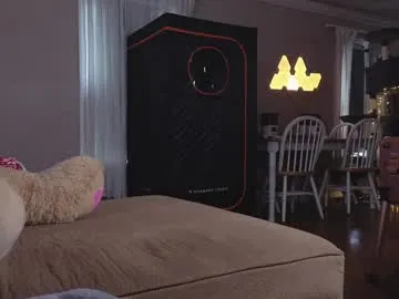 umarany – webcam model profile photo Image 2