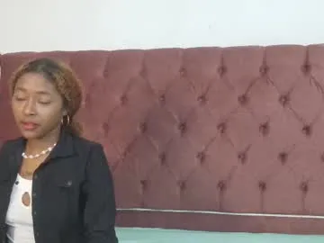 AuroraCruise – webcam model profile photo Image 15