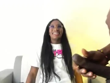 lolaa_darling – webcam model profile photo Image 4