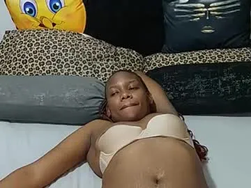 MayaHiper – webcam model profile photo Image 16