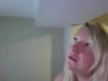 BellaLeen – webcam model profile photo Image 4