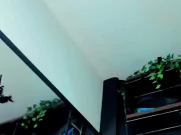 Andrea – webcam model profile photo Image 9