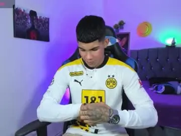 emilywarren296 – webcam model profile photo Image 11