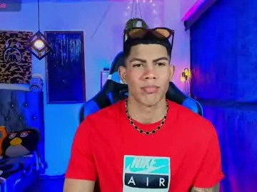 emilywarren296 – webcam model profile photo Image 2