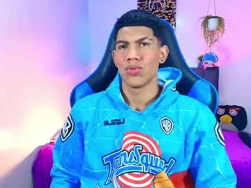 emilywarren296 – webcam model profile photo Image 6