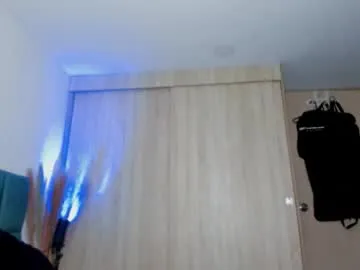 iamsomeone1234 – webcam model profile photo Image 2