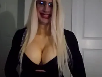 danicdgirl – webcam model profile photo