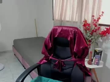 tivizaylove – webcam model profile photo Image 10