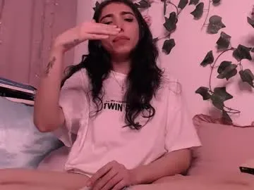 50best – webcam model profile photo Image 16