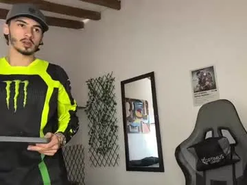 brownboy6999 – webcam model profile photo Image 5