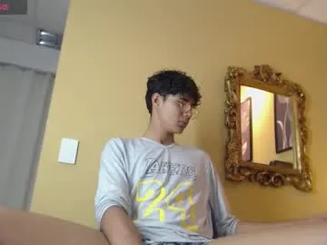 MickeySean – webcam model profile photo Image 2