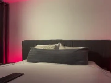 mae_nathan – webcam model profile photo Image 14