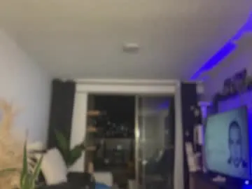 mae_nathan – webcam model profile photo Image 15