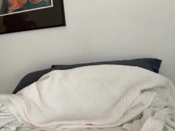 MilaDelays – webcam model profile photo Image 9