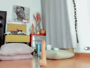 lolaa_darling – webcam model profile photo Image 5