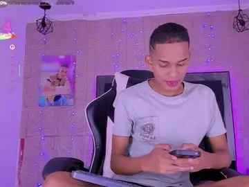 iamsomeone1234 – webcam model profile photo Image 9