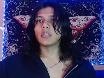 umarany – webcam model profile photo Image 11