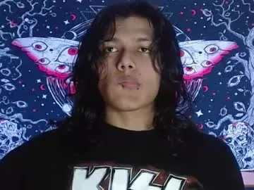 umarany – webcam model profile photo Image 12