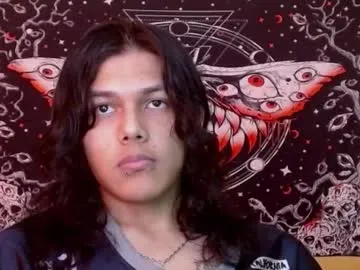 umarany – webcam model profile photo Image 14