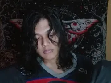 umarany – webcam model profile photo Image 16