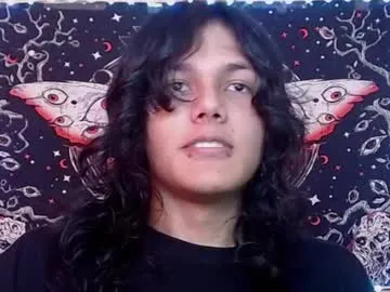 umarany – webcam model profile photo Image 9