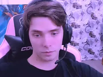 AdelinaLuuna – webcam model profile photo Image 4