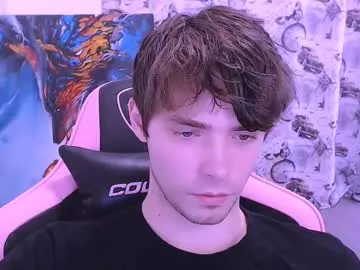 AdelinaLuuna – webcam model profile photo Image 8