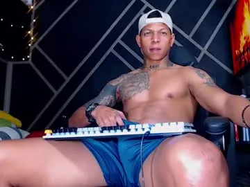 Raisa – webcam model profile photo Image 5