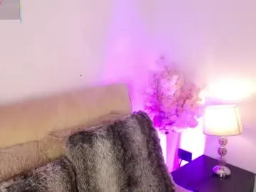 Skyller – webcam model profile photo Image 12