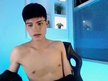 Skyller – webcam model profile photo Image 6