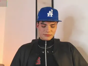 Skyller – webcam model profile photo Image 7