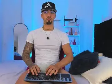 topalphaboss – webcam model profile photo Image 14