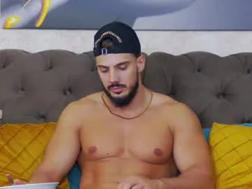 Emely – webcam model profile photo Image 8