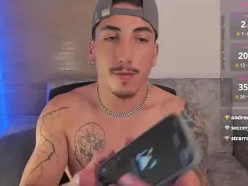 LauMoretti cam session Image 13