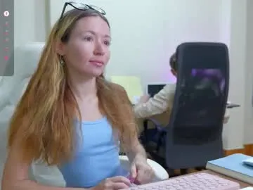 MayaHiper – webcam model profile photo Image 15