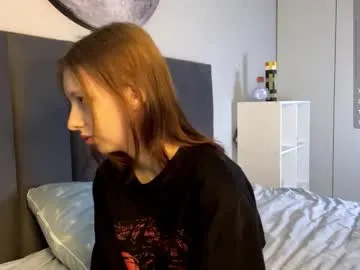 Seline – webcam model profile photo Image 18