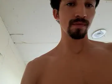 Olivia – webcam model profile photo Image 2