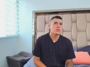 mae_nathan – webcam model profile photo Image 2