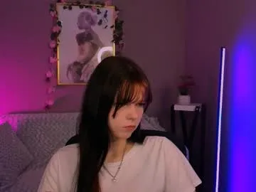 EmiliaWalker – webcam model profile photo Image 2