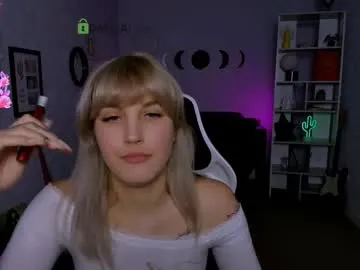 idkusethis – webcam model profile photo Image 12