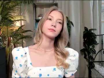 LoreneMoore – webcam model profile photo Image 5