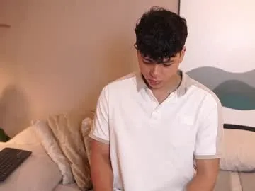 iamsomeone1234 – webcam model profile photo Image 9