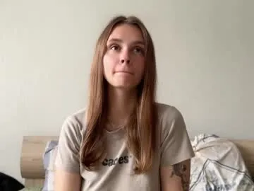 LunaWinks – webcam model profile photo Image 13