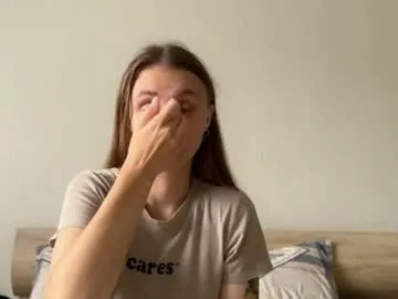 LunaWinks – webcam model profile photo Image 14