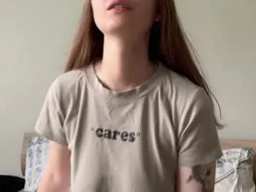 LunaWinks – webcam model profile photo Image 2