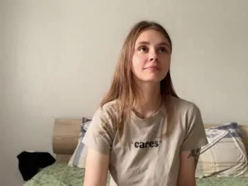 LunaWinks – webcam model profile photo Image 8