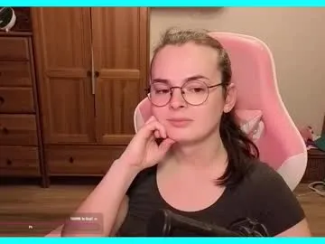 poisonflowers – webcam model profile photo Image 17