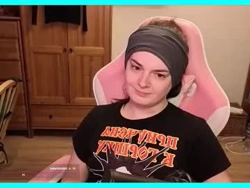 poisonflowers – webcam model profile photo Image 18